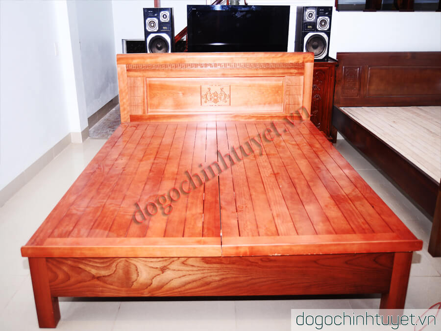 Giường gỗ xoan đào ở Thái Bình